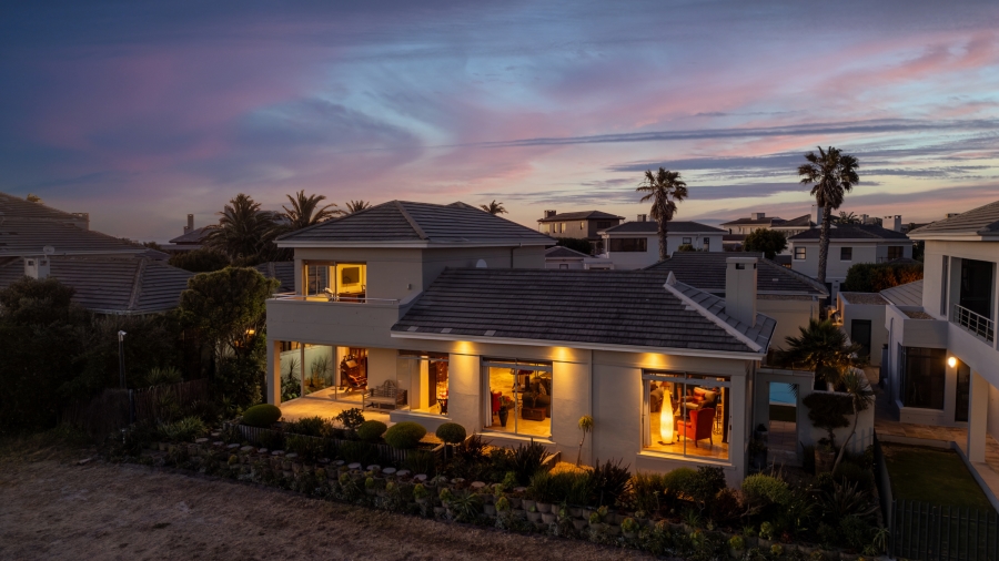 5 Bedroom Property for Sale in Sunset Links Western Cape